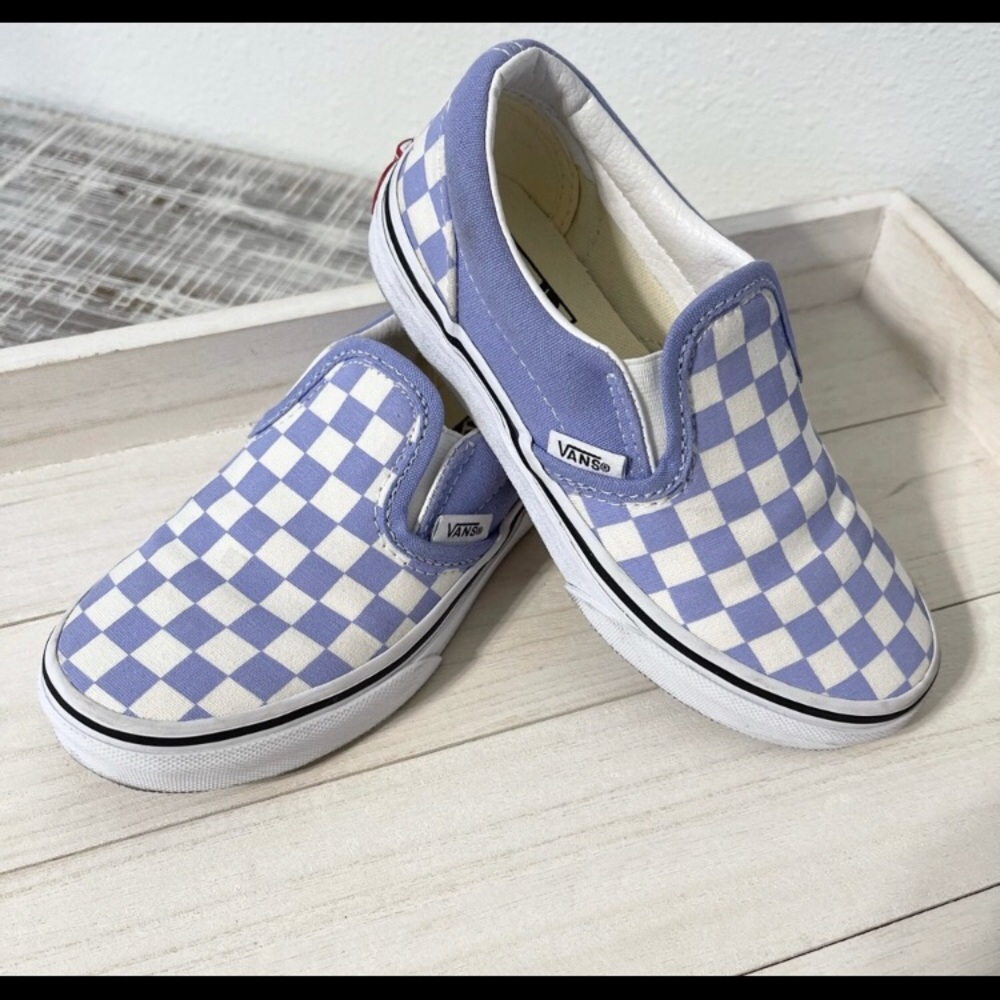 Super cute Vans girls checkered light lavender and white.